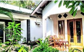 Yayan Bungalow